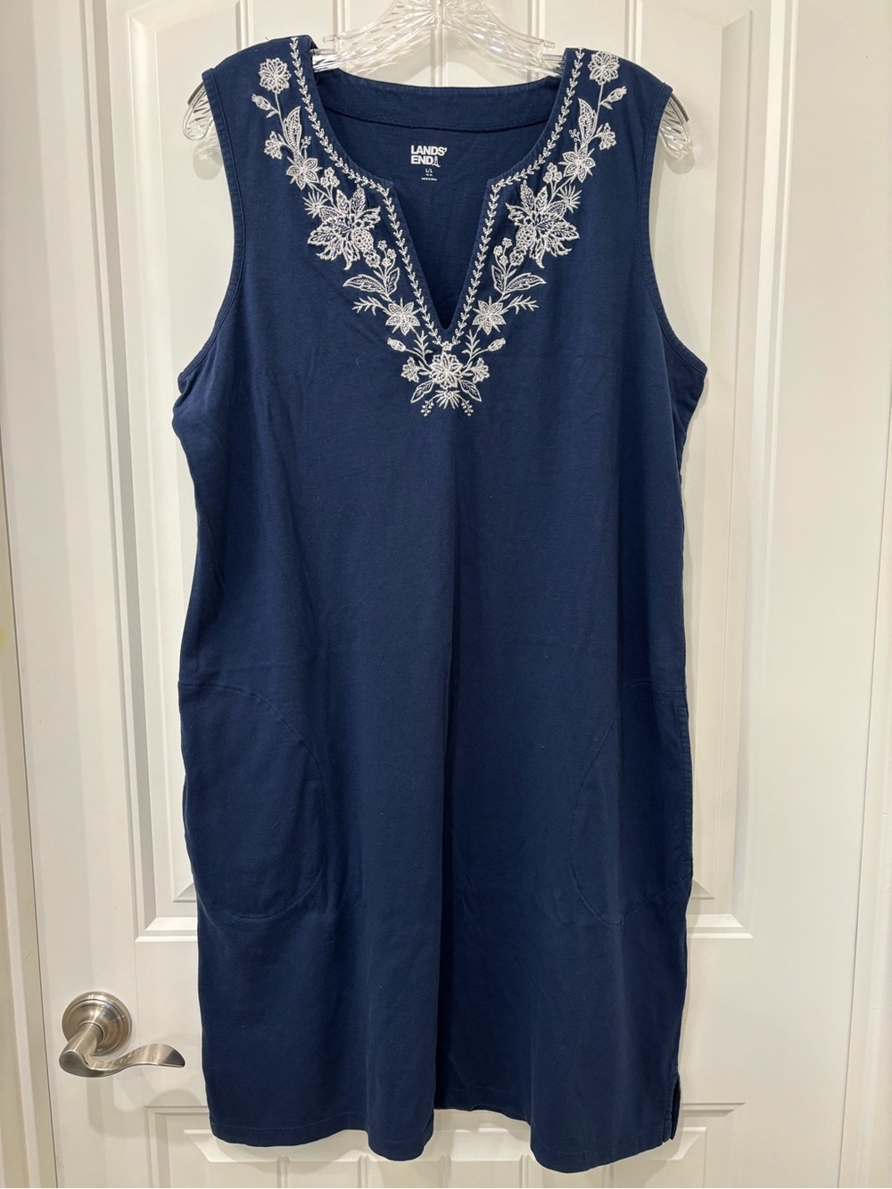 Lands’ End Women’s Navy Embroidered Sleeveless Dress with Pockets Size L (14-16)